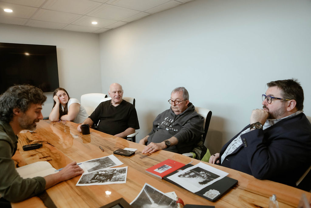 Rencontre préparatoire Chanson de son vivant, avec Guillaume Regaudie et la famille lamontagne. crédit photo: Morgaine Owens