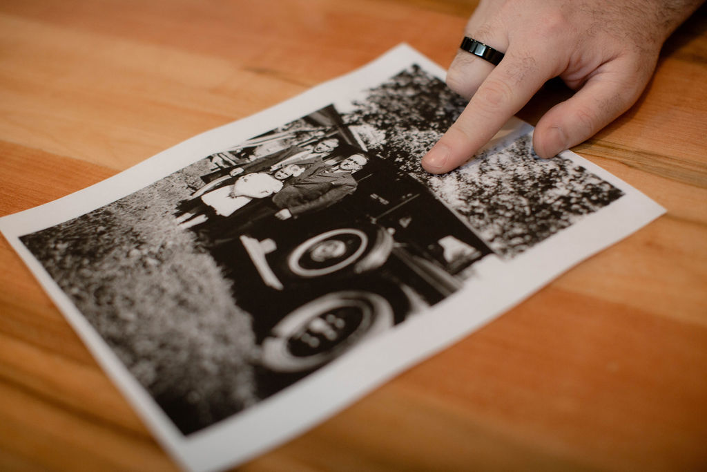 Rencontre préparatoire Chanson de son vivant, avec Guillaume Regaudie et la famille lamontagne. crédit photo: Morgaine Owens